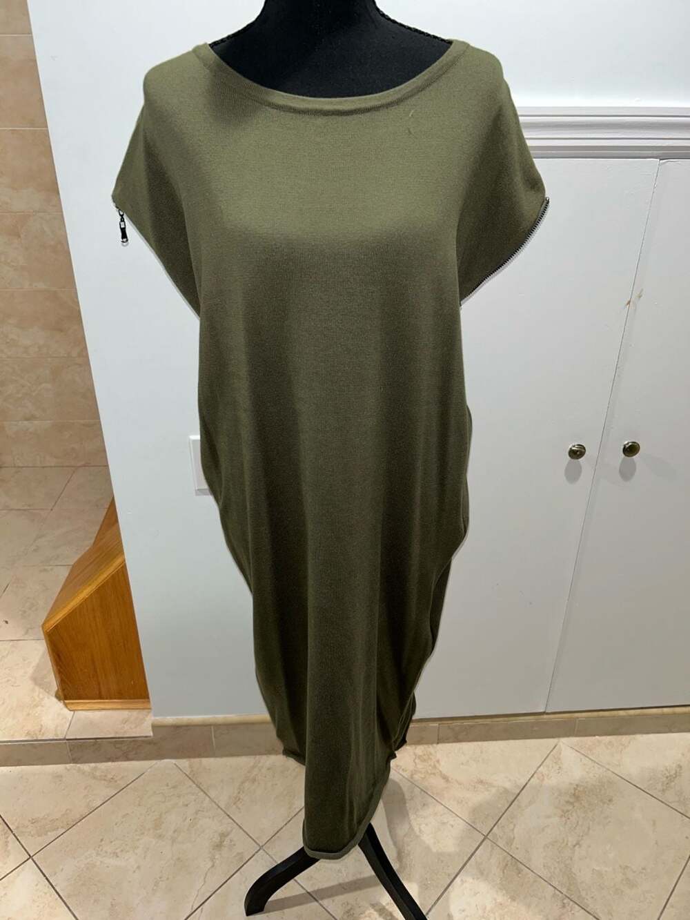 Meli Knit Dress Size M Olive Green Zip Shoulder Short Sleeve Tunic